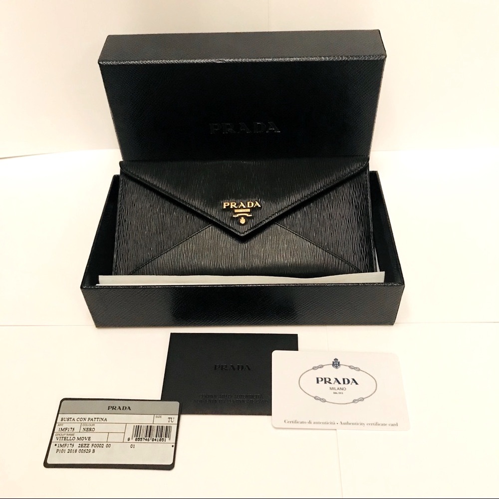 SOLD📌Authentic Prada Envelope Wallet